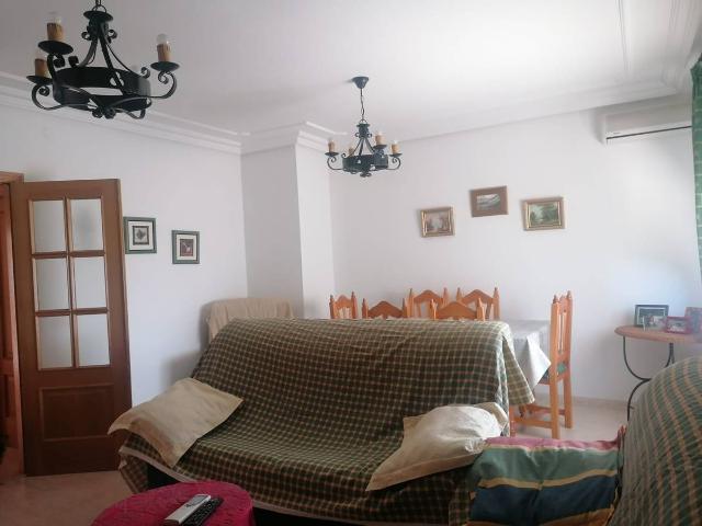 Casa adosada en Venta en Yeste
