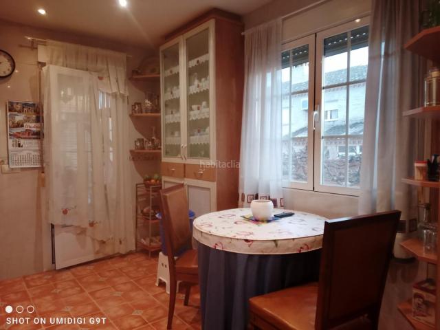 Casa adosada en venta en Yuncos. AOC VENDE ADOSADO 4 HAB, 3 BAÑOS, GARAJE Y TRASTERO. Casas adosadas.