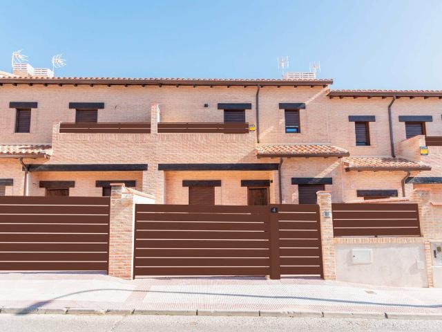 Casa adosada en Venta en Yuncos