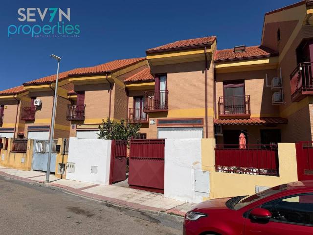 Casa adosada en Venta en Yuncos