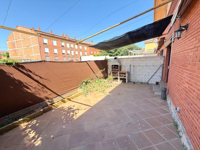Casa adosada en venta en Yunquera de Henares. CHALET A LA VENTA EN CALLE DEL ARROYO, YUNQUERA DE HENARES GUADALAJARA. Casas adosadas Yunquera de.