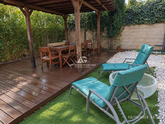Casa adosada en venta en Yunquera de Henares. en Yunquera De Henares. Casas adosadas Yunquera de.