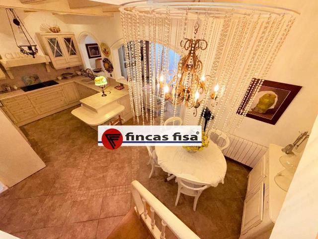 Casa adosada en Venta en Zona Alta
