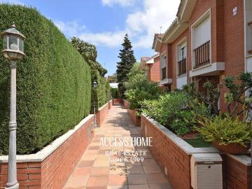 Casa adosada en Venta en Zona Alta