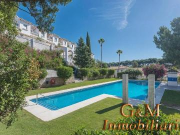 Casa adosada en Venta en Zona Centro Comercial Torrequebrada