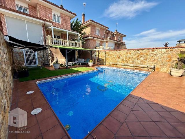 Casa adosada en Venta en Zona el Caño