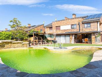 Casa adosada en Venta en Zona Europa