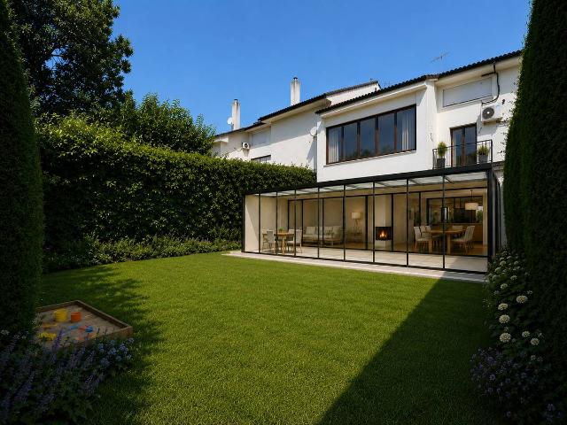 Casa adosada en Venta en Zona Monte El Pilar