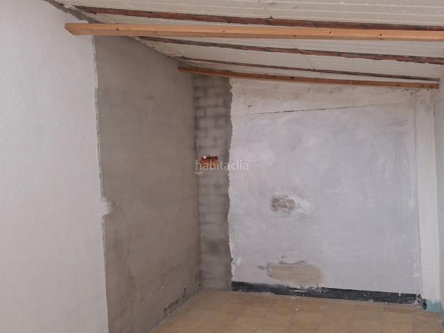 Casa adosada en venta en Zamora, Casco Antiguo. Casa de 3 plantas para reformar en la Plaza de San Antolín. Casas adosadas.