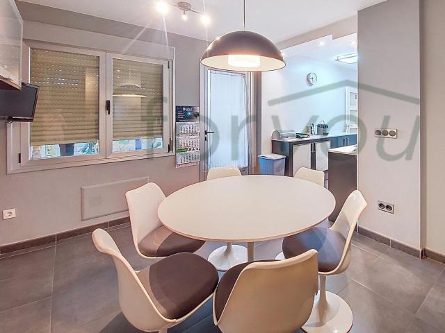 Casa adosada en venta en Zaragoza, Avenida Cataluña. Foryou te invita a descubrir tu nuevo hogar. Casas adosadas.