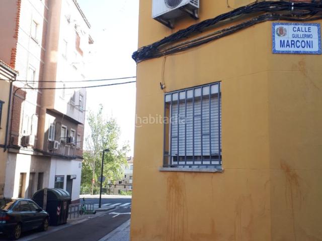 Casa adosada en venta en Zaragoza, Oliver. Casa A REFORMAR, Calle Marconi, próxima a Vía Hispanidad Los Enlaces. Casas adosadas.