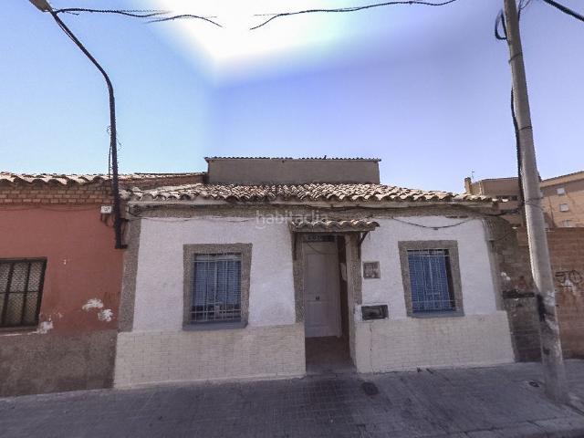 Casa adosada en venta en Zaragoza, Oliver. Casas adosadas.