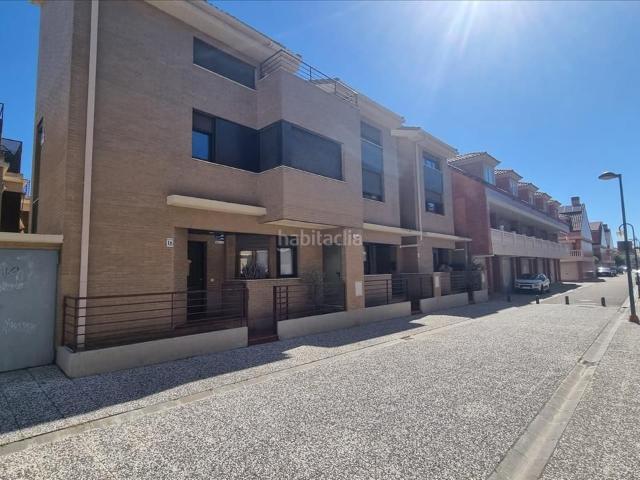 Casa adosada en venta en Zaragoza, Santa Isabel. Casas adosadas.