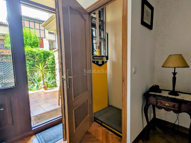 Casa adosada en venta en Zarautz. AMPLIO ADOSADO CON TERRAZAS, GARAJE PARA DOS COCHES Y ASCENSOR DE CARGA EN HERRIKOSORO, ZARAUTZ. Casas adosadas.