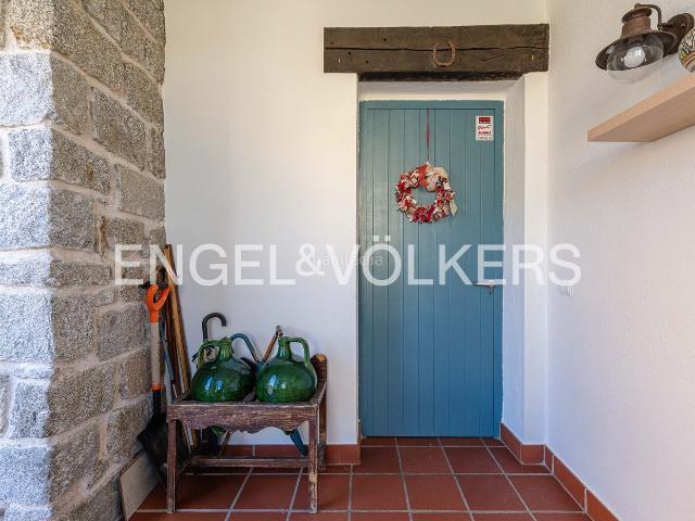 Casa adosada en venta en Zarzalejo. Chalet Pareado en Zarzalejo. Casas adosadas.