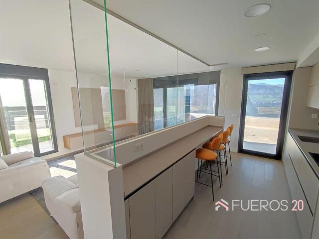 Casa adosada en venta en Zierbena. ADOSADO EN ESQUINA VISTAS AL MAR OPCIÓN COMPRA APLAZADA. Casas adosadas.