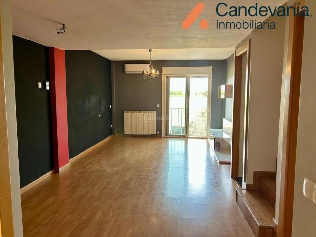Casa adosada en venta en Zuera. Casas adosadas.