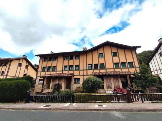 Casa adosada en Venta en Zuia