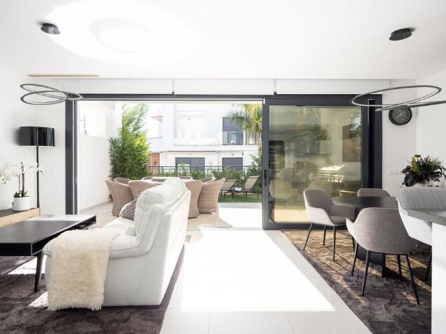 Casa adosada en venta Estepona, España