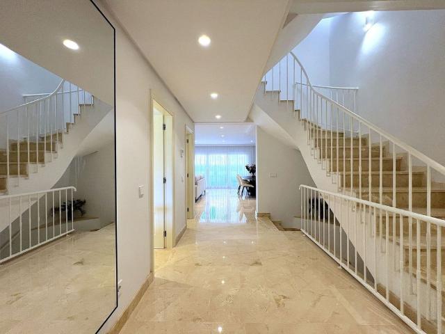Casa adosada en venta Estepona, España