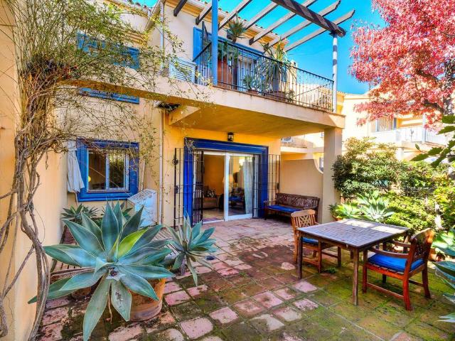 Casa adosada en venta San Pedro de Alcántara, España