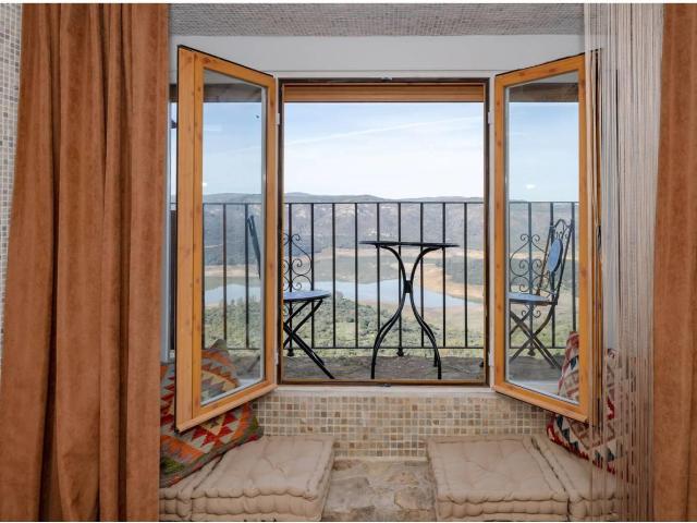 Casa Adosada integrada en una fortaleza árabe 72m² Castellar de la Frontera