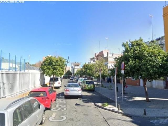 CASA ADOSADA OCUPADA A LA VENTA EN C/EL CORONIL