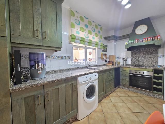 Casa adosada magnífica de 4 dormitorios 195 m2 en venta en. 195m² Cancelada