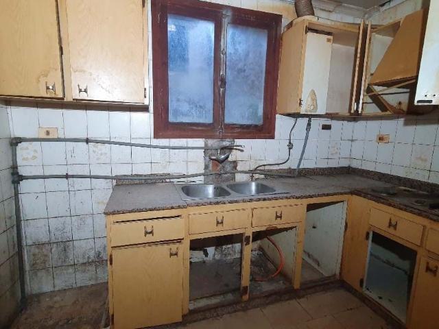 Casa adosada para reformar en Biar centro con 224 m² y chimenea