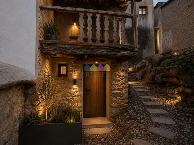 Casa adosada para rehabilitar en Vila de Bares