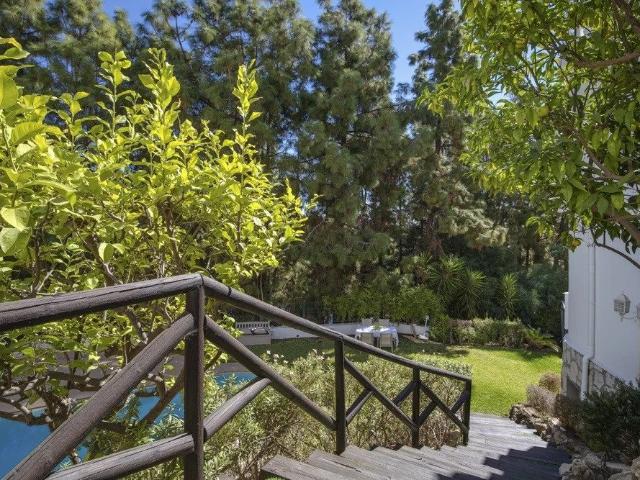 Casa adosada totalmente reformada de 2 dormitorios con pisci. 113m² Mijas Costa