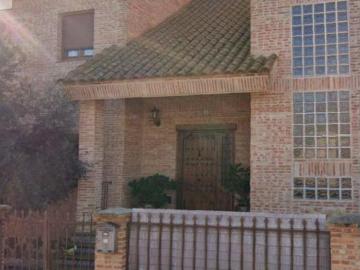 Casa adosada Venta Cobisa, Cobisa