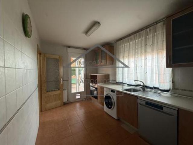 Casa adosada Venta Camarena, Camarena