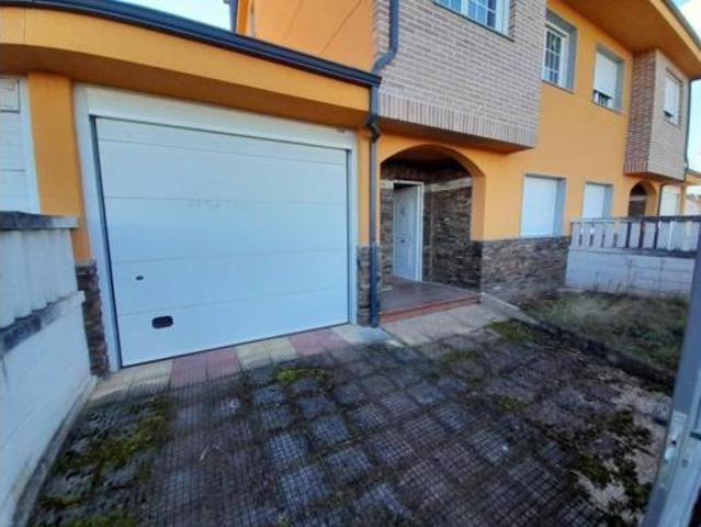 Casa adosada Venta Carracedelo, Villadepalos