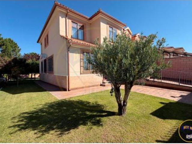 Casa adosada Venta Chillarón de Cuenca, Arcos de La Cantera