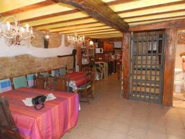 Casa adosada Venta Ábalos, Ábalos