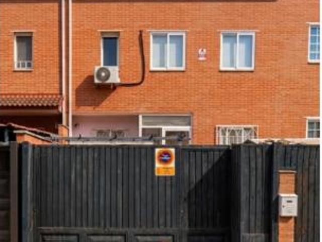 Casa adosada Venta Alovera, Alovera
