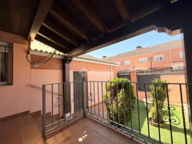 Casa adosada Venta Alovera, Alovera