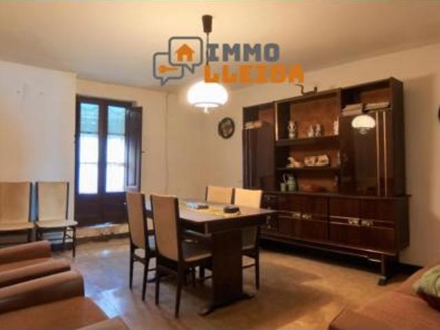 Casa adosada Venta Artesa de Segre, Colldelrat