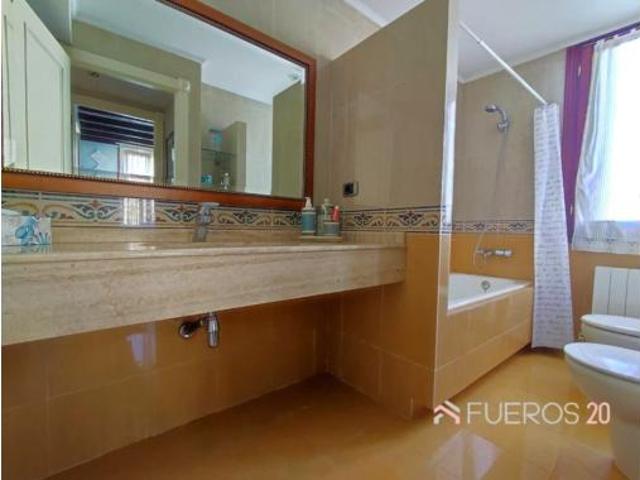 Casa adosada Venta Barakaldo, Lasesarre