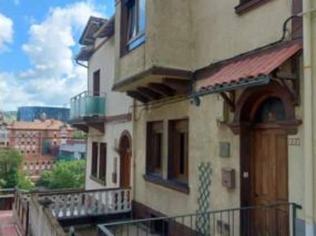 Casa adosada Venta Bilbao, Basurtu