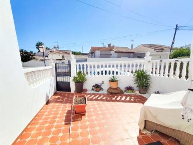 Casa adosada Venta Guadix, Balcones