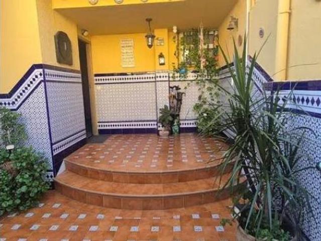 Casa adosada Venta Dos Hermanas, Entrenúcleos