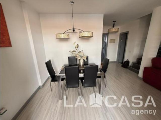 Casa adosada Venta Dos Hermanas, Entrenúcleos