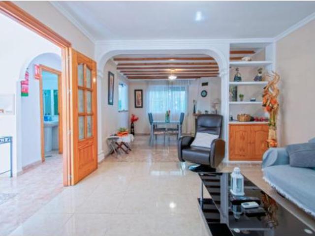 Casa adosada Venta Dos Hermanas, Entrenúcleos