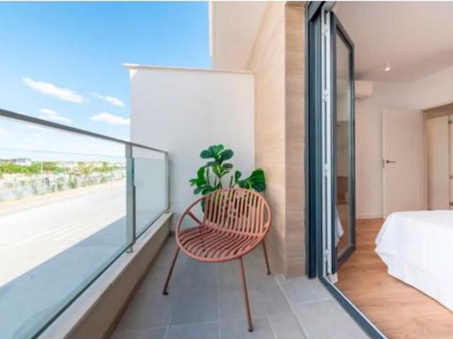 Casa adosada Venta Dos Hermanas, Entrenúcleos