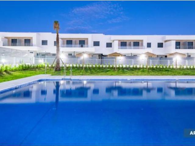 Casa adosada Venta Dos Hermanas, Entrenúcleos