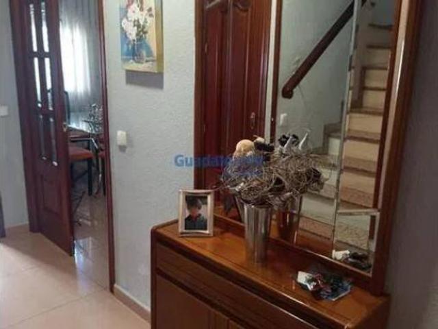 Casa adosada Venta Dos Hermanas, Entrenúcleos
