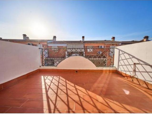 Casa adosada Venta Jun, Jun