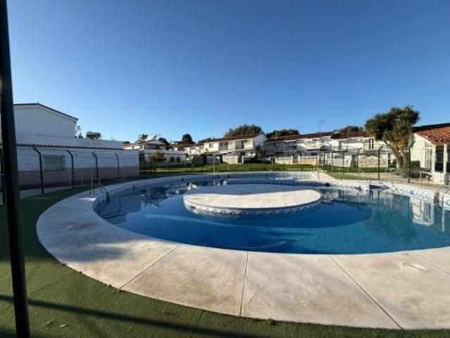 Casa adosada Venta Los Barrios, Urbanización Los Álamos